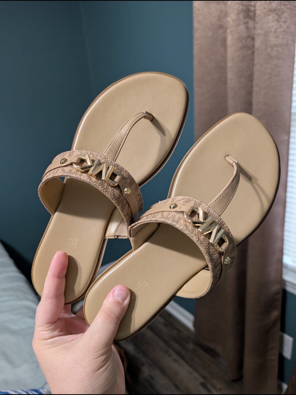 Michael Kors Beige Tan Logo-Accent Toe-Post Sandals